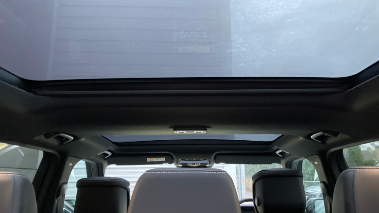 Land Rover Discovery 3.0 D300 Dynamic HSE 5dr Auto Diesel Station Wagon